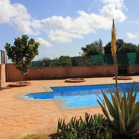 Los Lirios Villa *