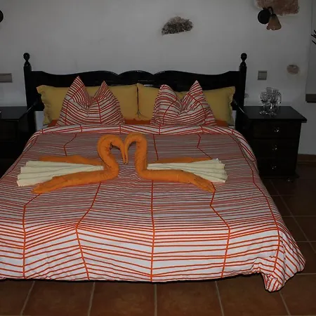 Los Lirios Villa Tetir